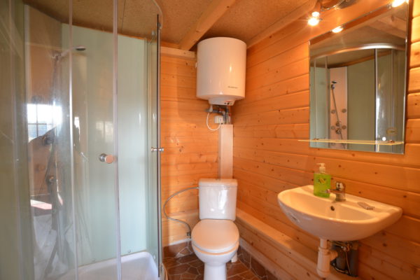 srubovy_apartman_wc